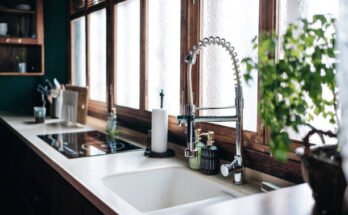 How to Choose the Right Kitchen Faucet