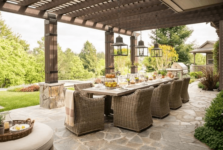 Outdoor Dining under Pergolas